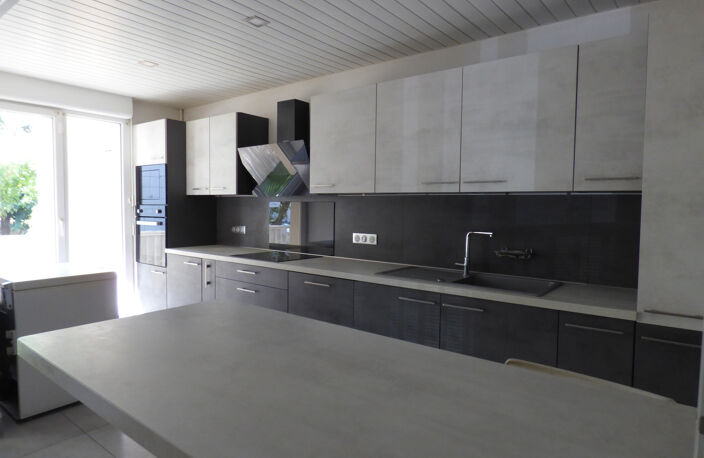 Appartement 5 pièces + plave privative - 102.44 m2 - Les Caillols 13011 Marseille - 245 000 €* — photo 3