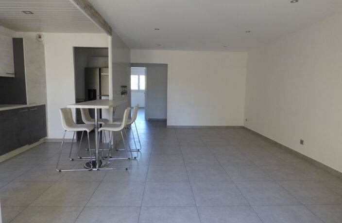 Appartement 5 pièces + plave privative - 102.44 m2 - Les Caillols 13011 Marseille - 245 000 €* — photo 5