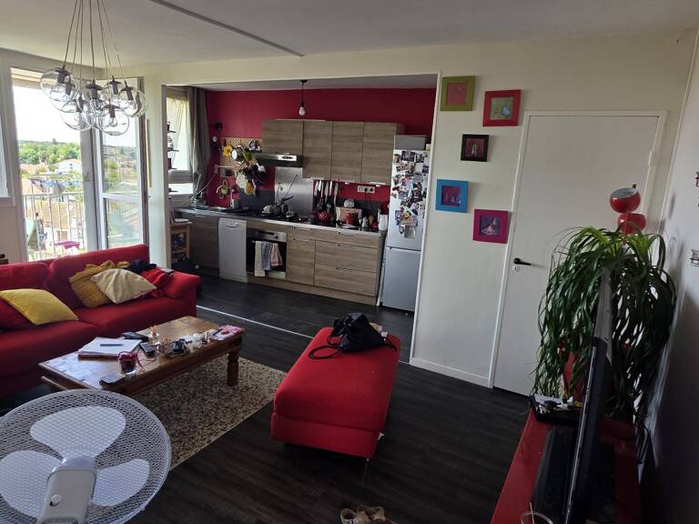 Poitiers Montgorges :A ppartement T4 . Ascenseur.Parking — photo 1