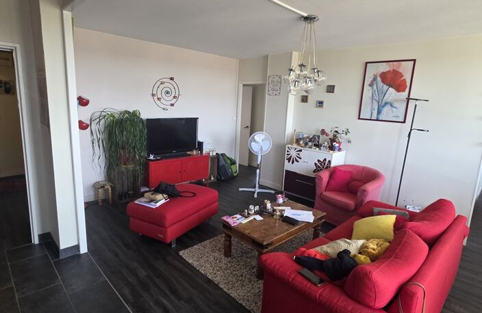Poitiers Montgorges :A ppartement T4 . Ascenseur.Parking — photo 4