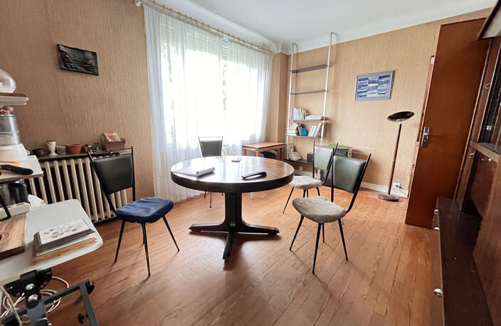 HAUT CENON -- MAISON DE PLAIN-PIED À RÉNOVER AVEC JARDIN SUR — photo 3