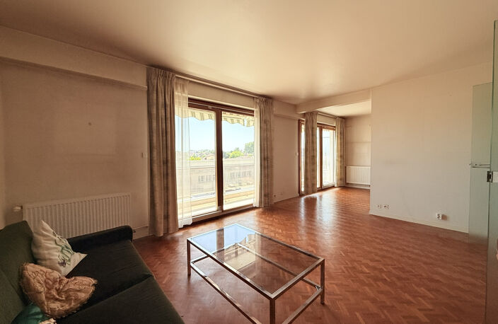 BORDEAUX SAINT-AUGUSTIN -- T4 TRAVERSANT DE 85 M2 AVEC BALCON — photo 5