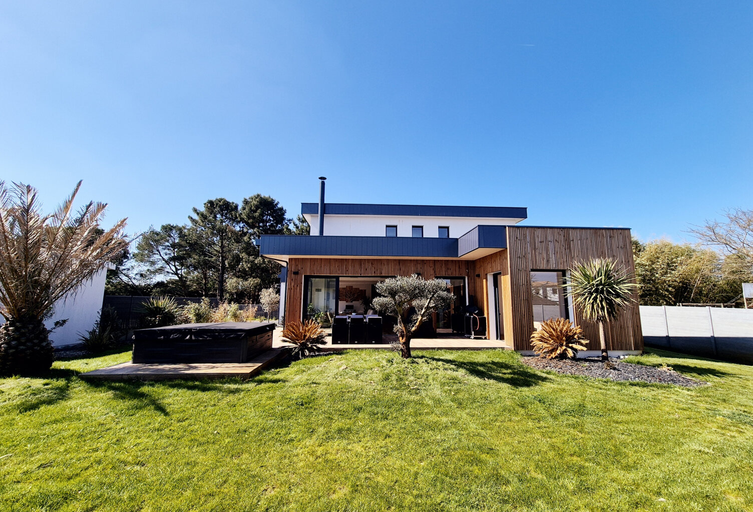 LE HAILLAN   MAISON D'ARCHITECTE 150 M2, DÉPENDANCE 43 M2 ET — photo 1