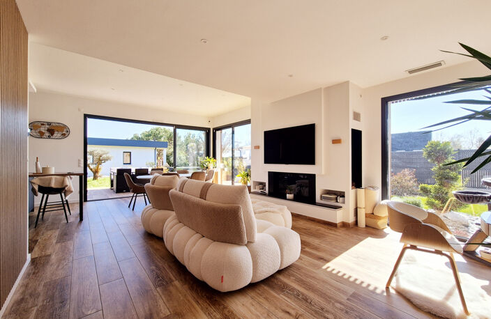 LE HAILLAN   MAISON D'ARCHITECTE 150 M2, DÉPENDANCE 43 M2 ET — photo 2