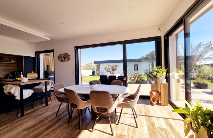 LE HAILLAN   MAISON D'ARCHITECTE 150 M2, DÉPENDANCE 43 M2 ET — photo 3