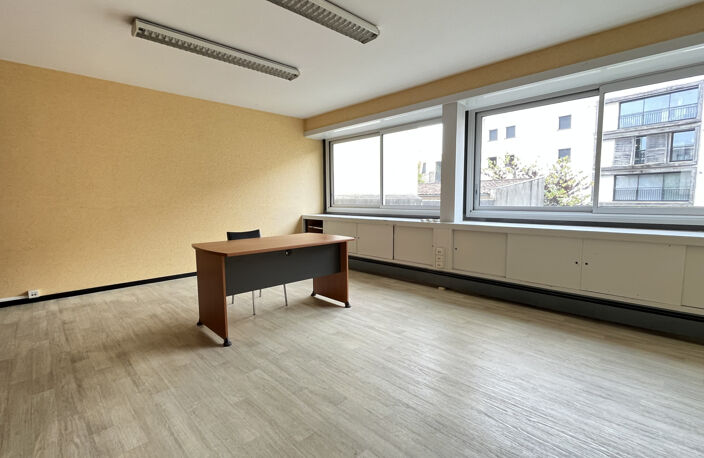 BORDEAUX BARRIÈRE JUDAÏQUE   125 M2 À TRANSFORMER EN APPARTE — photo 2