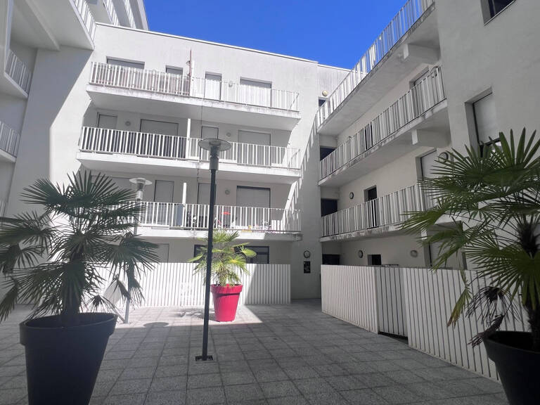 BEGLES PROCHE BOULEVARDS T3 AVEC BALCON ET PARKING SECURISE — photo 1