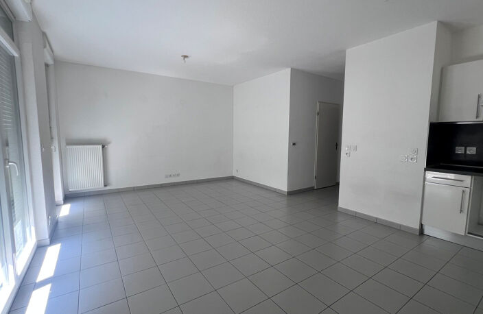 BEGLES PROCHE BOULEVARDS T3 AVEC BALCON ET PARKING SECURISE — photo 2