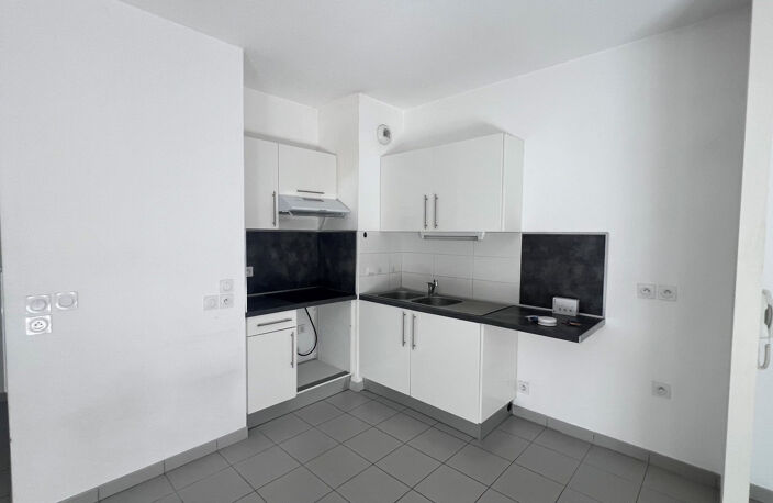 BEGLES PROCHE BOULEVARDS T3 AVEC BALCON ET PARKING SECURISE — photo 3