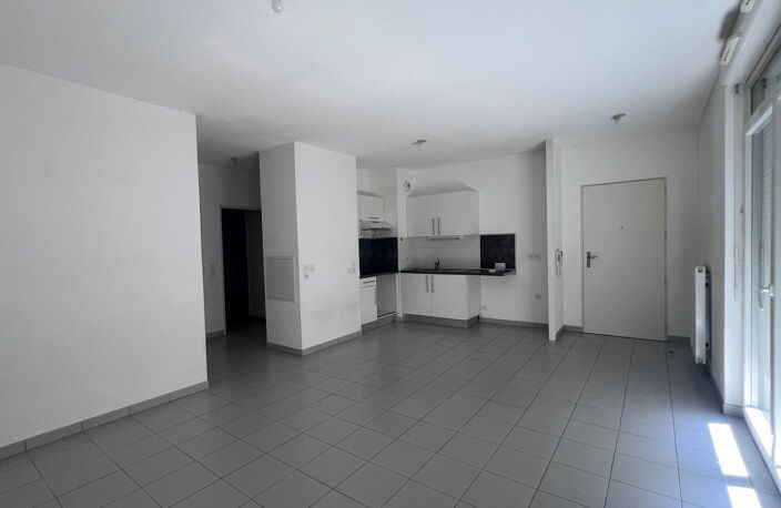 BEGLES PROCHE BOULEVARDS T3 AVEC BALCON ET PARKING SECURISE — photo 4