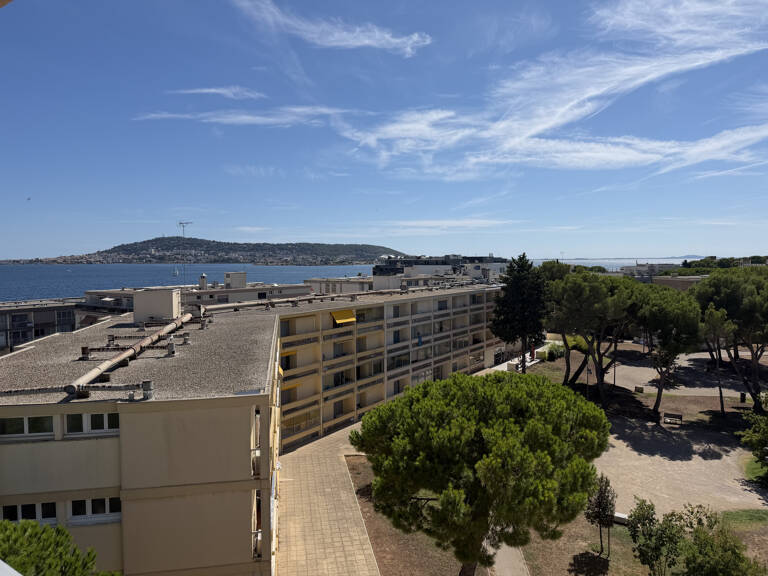 T1 dernier étage avec ascenseur et vue étang — photo 1