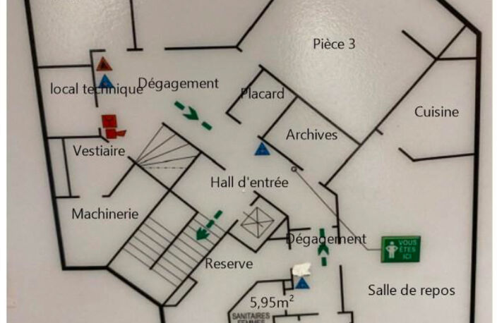 INVESTISSEMENT - Local commercial loué à la banque Marseille 13004 — photo 3