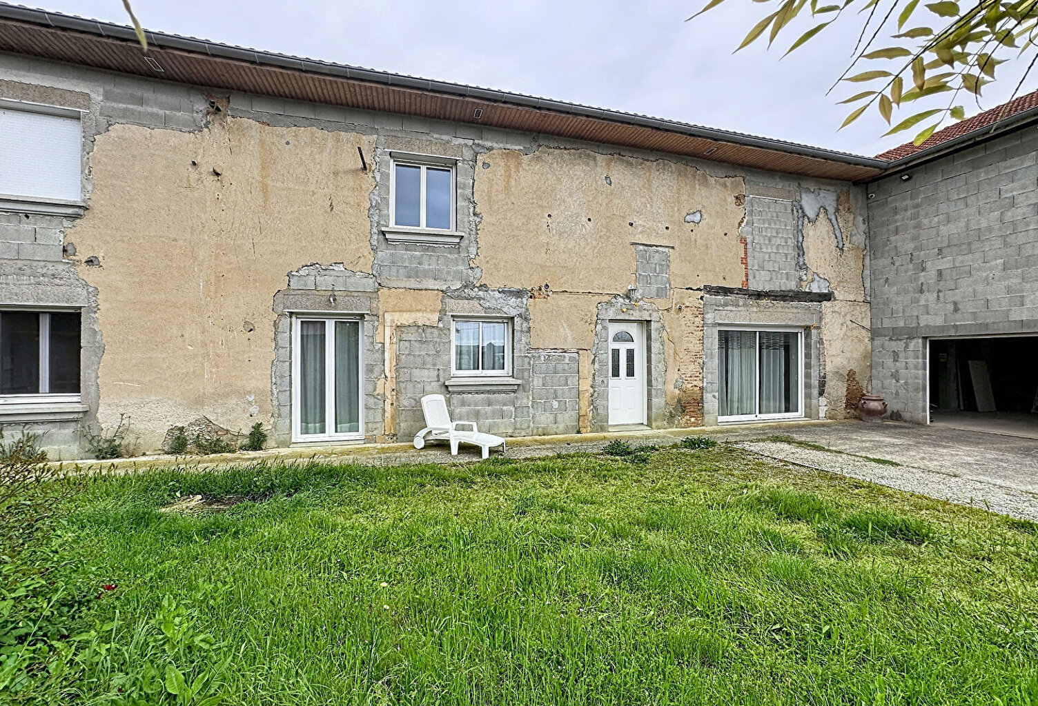 Maison La Cote Saint Andre 6 pièce(s) de 246 m² — photo 1