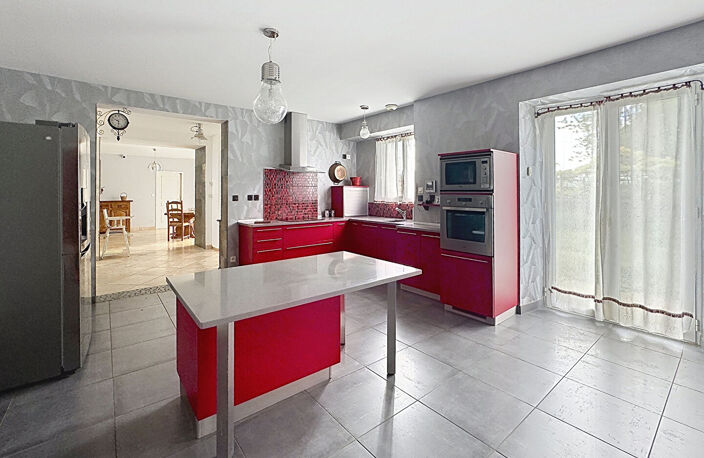 Maison La Cote Saint Andre 6 pièce(s) de 246 m² — photo 4