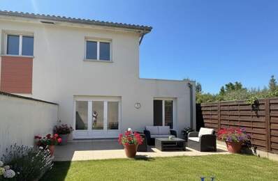 OULLINS PIERRE-BÉNITE - Maison de ville avec jardin, garage et stationnement — photo du bien