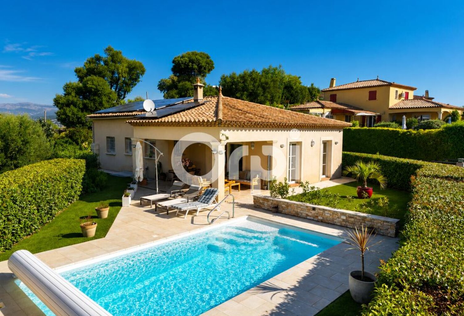 MAISON - PLAIN PIED - 2 CHAMBRES - PISCINE — photo 1