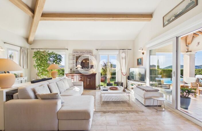 MAISON - PLAIN PIED - 2 CHAMBRES - PISCINE — photo 3