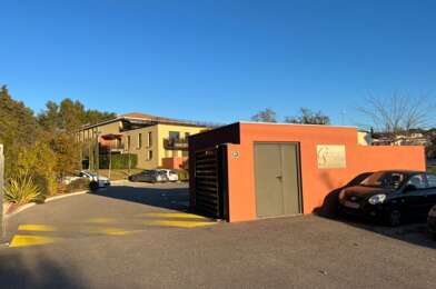 Garage  52 €
