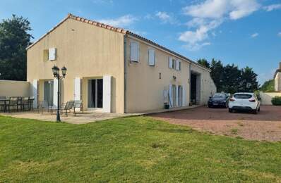 Maison en pierre, grand terrain et vie au calme — 15 min de Surgères, 10 min de Rochefort & 5 min de Tonnay-Charente — photo du bien