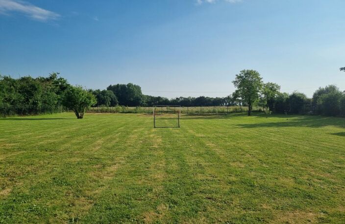 Maison en pierre, grand terrain et vie au calme — 15 min de Surgères, 10 min de Rochefort & 5 min de Tonnay-Charente — photo 4