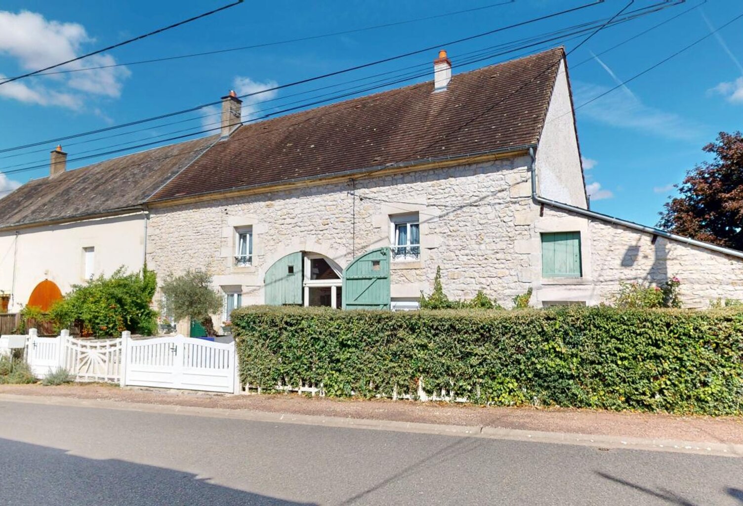 Pouilly-sur-Loire – Superbe fermette restaurée de 161 m² au calme avec jardin, cave voûtée et garage — photo 1