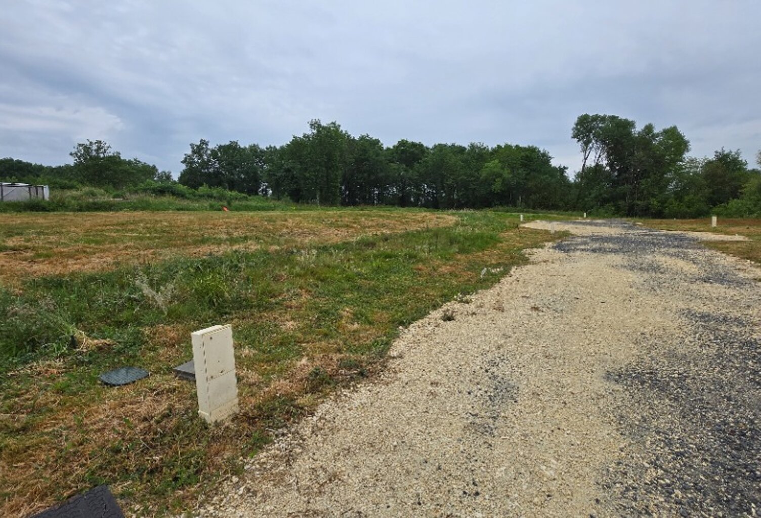 Terrain à bâtir à Boisredon (17150) — photo 1
