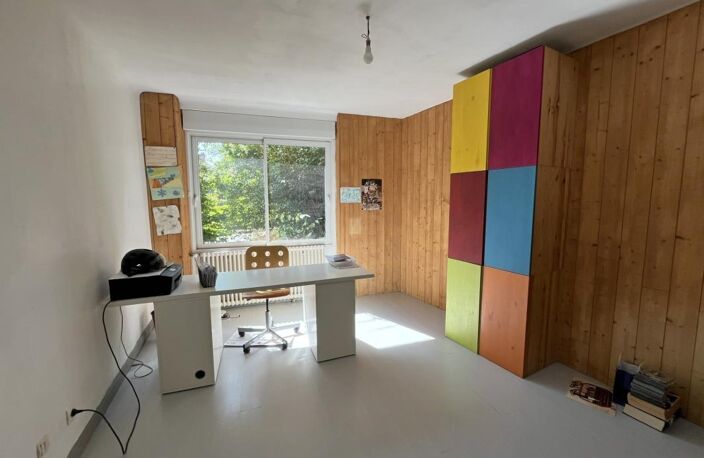 MAISON EN PIERRE DE 183M² AVEC 5 CHAMBRES ET GRANDE DÉPENDANCE À PLESSÉ — photo 3