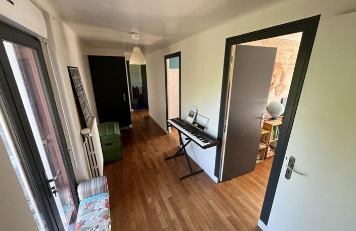 MAISON EN PIERRE DE 183M² AVEC 5 CHAMBRES ET GRANDE DÉPENDANCE À PLESSÉ — photo 4