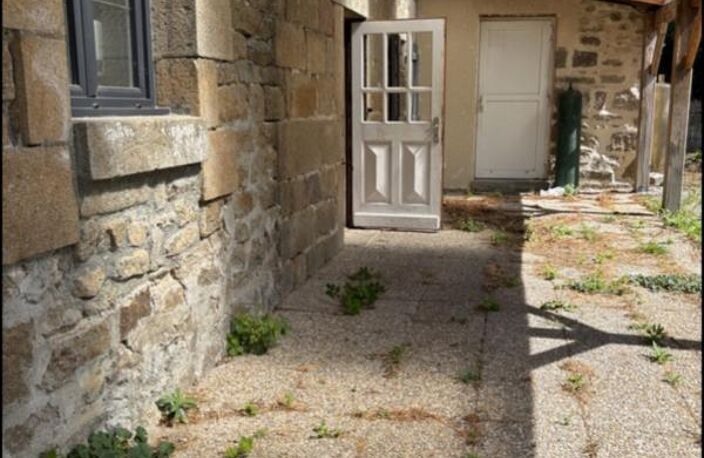 Une belle bâtisse en pierre au cœur d’un village creusois à SOUBREBOST (23) — photo 3