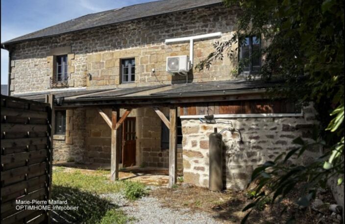 Une belle bâtisse en pierre au cœur d’un village creusois à SOUBREBOST (23) — photo 5