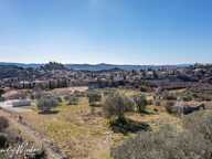 FORCALQUIER (04) – Terrain rare à bâtir, vue dominante & proximité centre, de 2 400,00 m² — photo 2