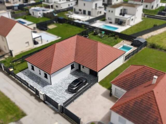 PMR -Rouvres-en-Plaine - Maison de plain-pied (2022) de 149 m2 sur parcelle de 730 m² avec piscine, quartier calme et sécurisé — photo du bien