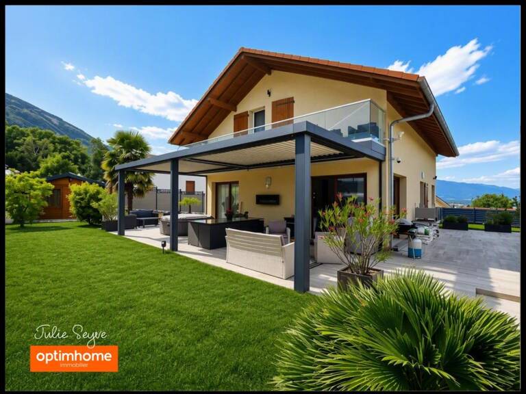 Maison familiale avec studio indépendant, terrasse exceptionnelle, garage, carport et vue dégagée – Chevrier — photo 1