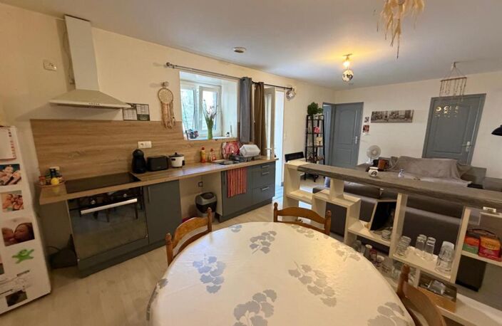 LUCON (85) COEUR DE VILLE IMMEUBLE DE RAPPORT COMPOSE DE 2 APPARTEMENTS DE TYPE T2 LOCATAIRES EN PLACE — photo 5