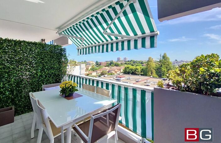 3 PIECES DERNIER ETAGE - ANTIBES — photo 2