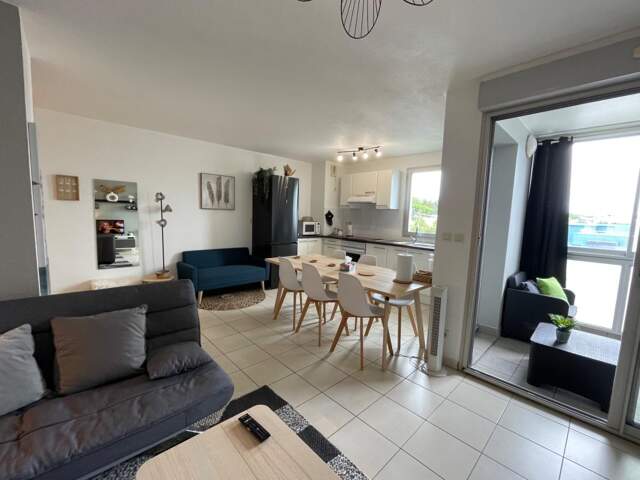 ANGLET GRAND T2 PROCHE COMMODITES - 46M2 + LOGGIAS 8M2 + PARKING — photo du bien