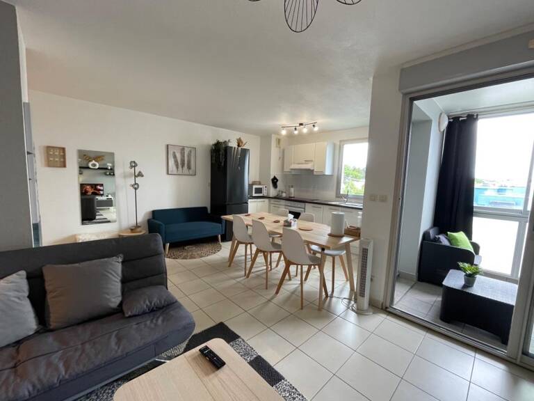 ANGLET GRAND T2 PROCHE COMMODITES - 46M2 + LOGGIAS 8M2 + PARKING — photo 1