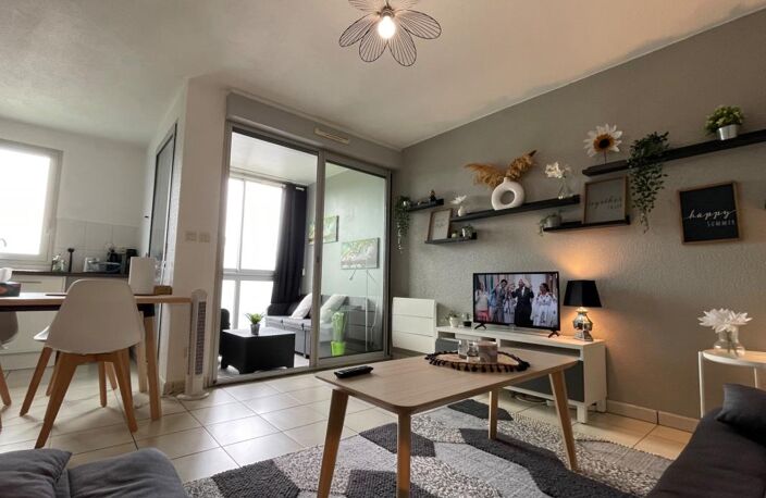 ANGLET GRAND T2 PROCHE COMMODITES - 46M2 + LOGGIAS 8M2 + PARKING — photo 3