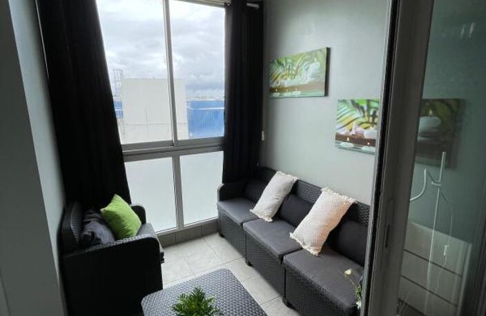 ANGLET GRAND T2 PROCHE COMMODITES - 46M2 + LOGGIAS 8M2 + PARKING — photo 4