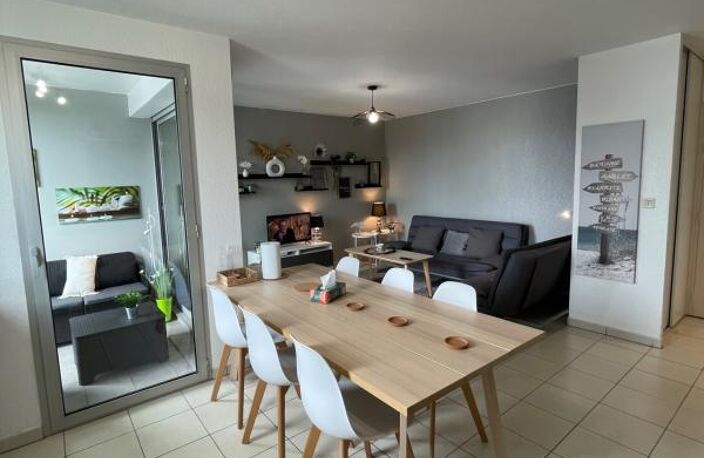 ANGLET GRAND T2 PROCHE COMMODITES - 46M2 + LOGGIAS 8M2 + PARKING — photo 5