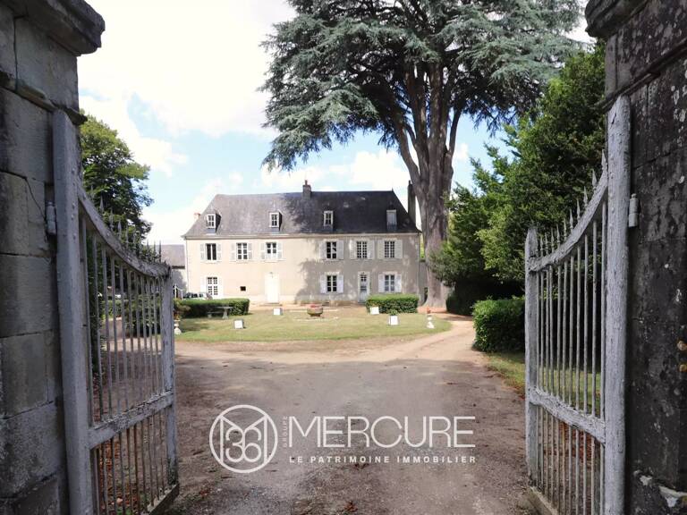 PROPRIETE A RESTAURER EN BRENNE — photo 1