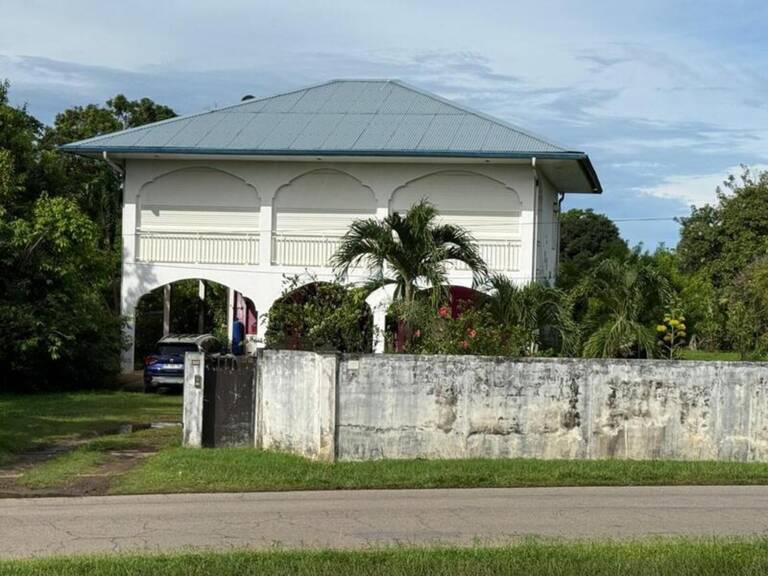 À VENDRE - VILLA T4 de standing / Route de Troubiran, Cayenne — photo 1
