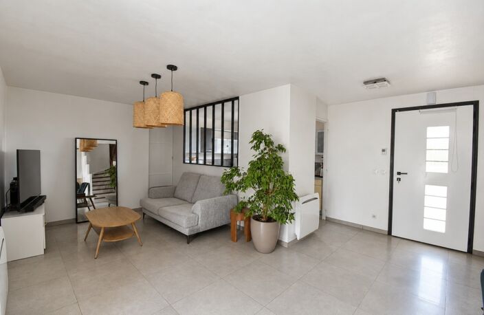 Maison familiale moderne - 6 pièces- 4 chambres dont une de plain pied + dépendance 15m² à Villemoisson-sur-Orge (91) — photo 2