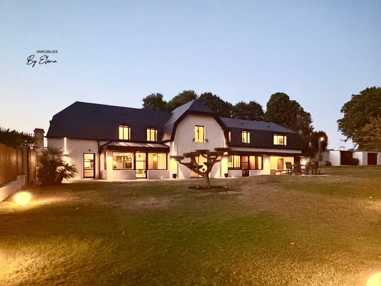 Villa d’architecte rénovée–20 min de Paris-face au parc du Château–Prestations haut de gamme - Luxe & Prestige — photo 1