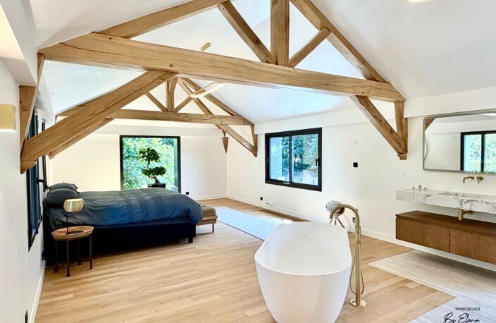 Villa d’architecte rénovée–20 min de Paris-face au parc du Château–Prestations haut de gamme - Luxe & Prestige — photo 4