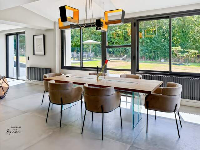 Villa d’architecte rénovée–20 min de Paris-face au parc du Château–Prestations haut de gamme - Luxe & Prestige — photo du bien