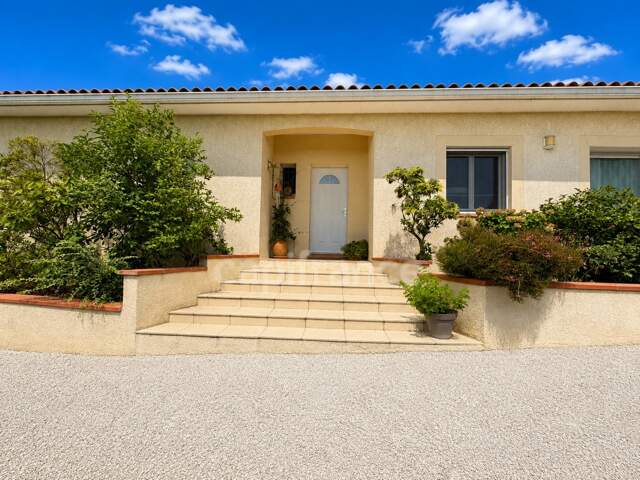 Maison de plain-pied 160 m² – 4 chambres, bureau, terrain arboré de 2 500 m² — photo du bien