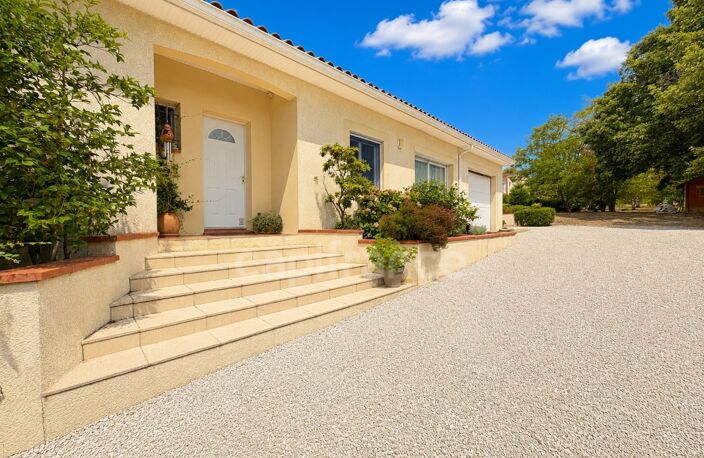 Maison de plain-pied 160 m² – 4 chambres, bureau, terrain arboré de 2 500 m² — photo 2