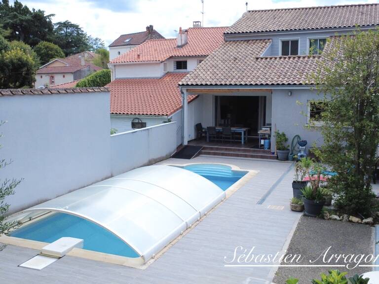 VILLENEUVE-SUR-LOT – BELLE MAISON FAMILIALE RÉNOVÉE AVEC PISCINE, JARDIN ET AUCUN TRAVAUX À PRÉVOIR — photo 1