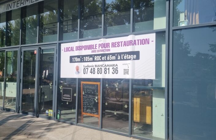 Local commercial à louer à LYON 2-Confluence (69), Local pour restauration avec extraction, d'une surface de 143 m² environ dont 105 en RDC, avec une très belle terrasse le long de la saône — photo 2